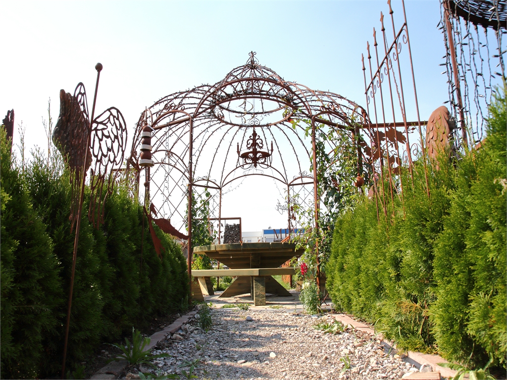 Rankpavillon - rostiger Garten Betzigau im Allgaeu
